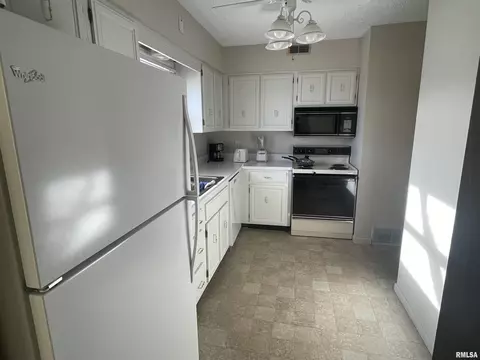 2061 W Monroe St, Springfield, IL 62704 photo 13
