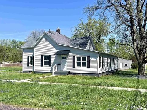 535 E Green St, Virden, IL 62690