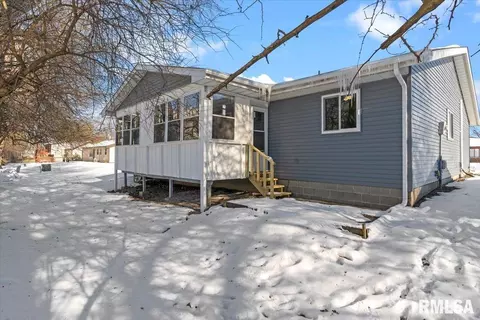 413 415 Avondale Dr, Springfield, IL 62704 photo 4
