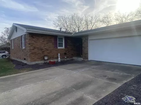 1522 Midlan Dr, Quincy, IL 62301