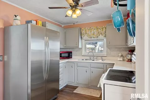 Kitchen - 2065 N 22nd St, Springfield, IL 62702 photo 1 of 1
