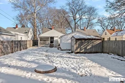 Exterior - 2065 N 22nd St, Springfield, IL 62702 photo 6 of 6