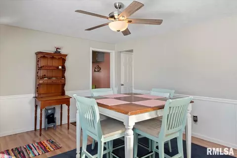 Dining - 2065 N 22nd St, Springfield, IL 62702 photo 3 of 4