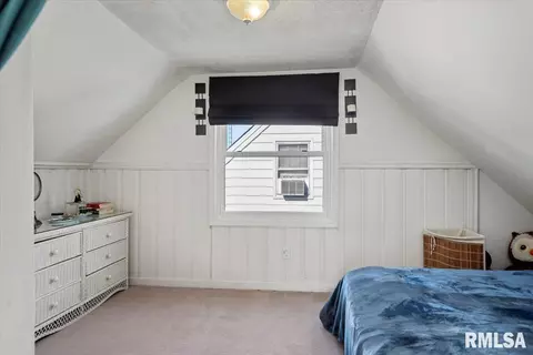 Bedroom - 2065 N 22nd St, Springfield, IL 62702 photo 1 of 3