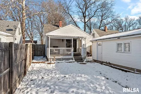 Exterior - 2065 N 22nd St, Springfield, IL 62702 photo 5 of 6