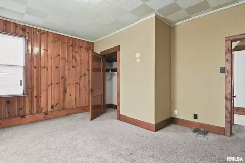 Bedroom - 2084 Peoria Rd, Springfield, IL 62702 photo 2 of 4