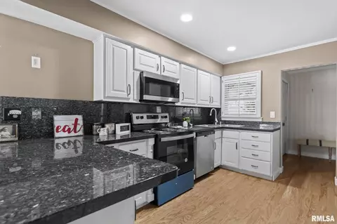 Other - 2124 Fairway Dr, Springfield, IL 62704 photo 3 of 10