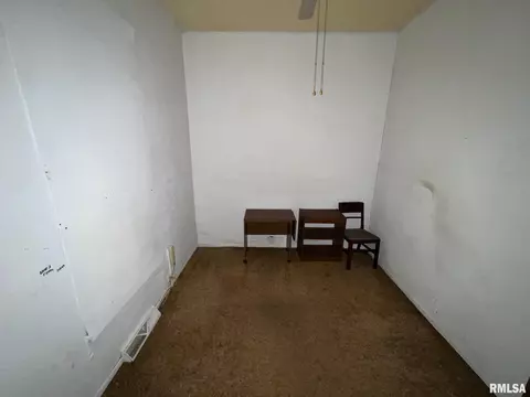 Bedroom - 112 W Winans St, Chestnut, IL 62518 photo 3 of 6