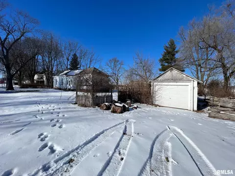 Exterior - 112 W Winans St, Chestnut, IL 62518 photo 3 of 3