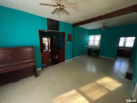Living - 112 W Winans St, Chestnut, IL 62518 photo 1 of 2