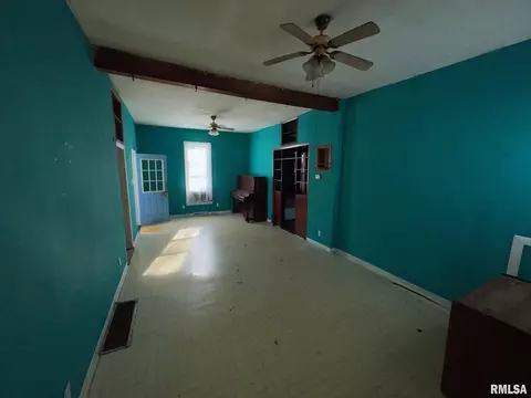 Living - 112 W Winans St, Chestnut, IL 62518 photo 2 of 2