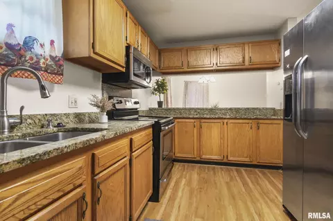 413 Meridian Dr, Springfield, IL 62702 photo 9