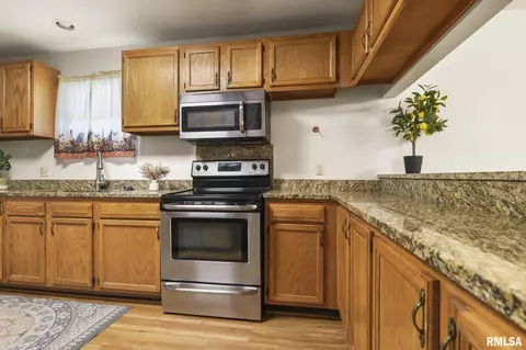 413 Meridian Dr, Springfield, IL 62702 photo 7