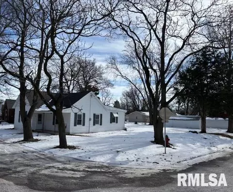 206 W Jefferson St, Athens, IL 62613