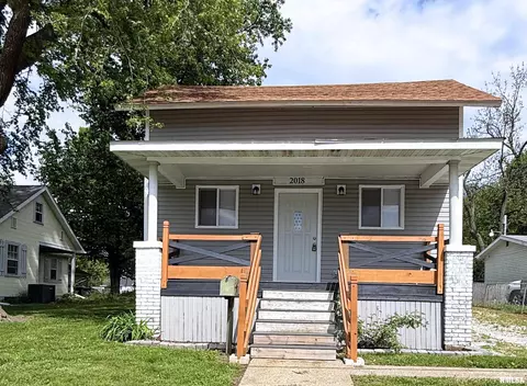 2018 N 9th St, Springfield, IL 62702