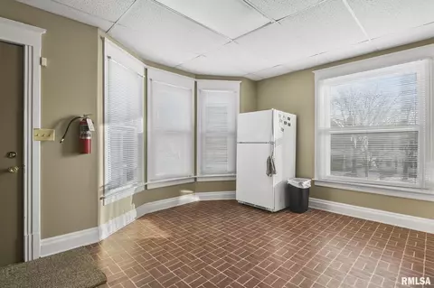 1115 S 2nd St, Springfield, IL 62704 photo 14