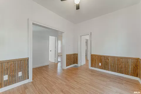 Living - 728 N Kickapoo St, Lincoln, IL 62656 photo 2 of 4