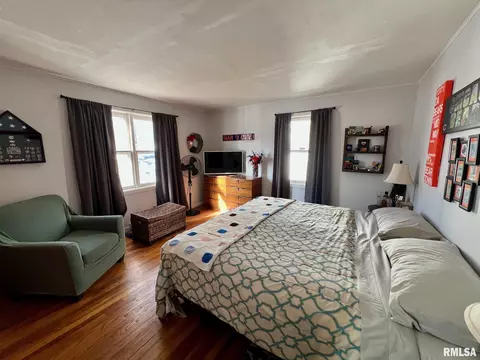 Bedroom - 830 N 8th St, Springfield, IL 62702 photo 1 of 3
