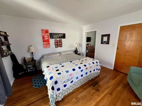 Bedroom - 830 N 8th St, Springfield, IL 62702 photo 3 of 3