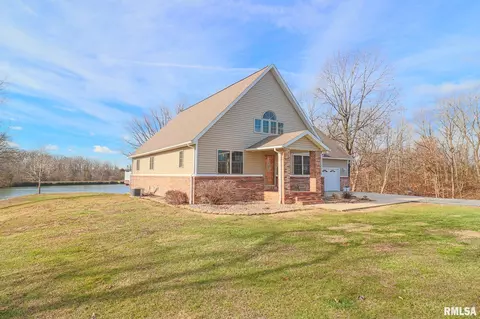 17125 Stagecoach Rd, Carlinville, IL 62626