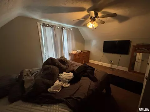 Bedroom - 1805 S 7th St, Springfield, IL 62703 photo 3 of 3