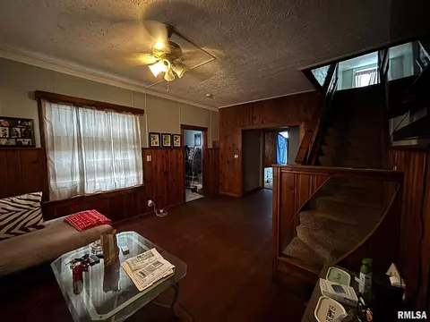 Entry Way - 1805 S 7th St, Springfield, IL 62703 photo 1 of 4