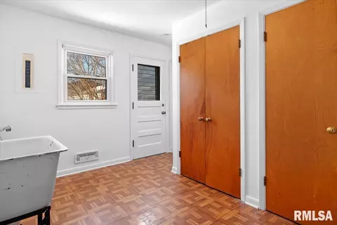 13 Midland Ct, Springfield, IL 62702 photo 3