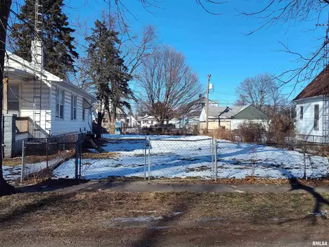Exterior - 1703 Cummins Ave, Springfield, IL 62703 photo 2 of 2