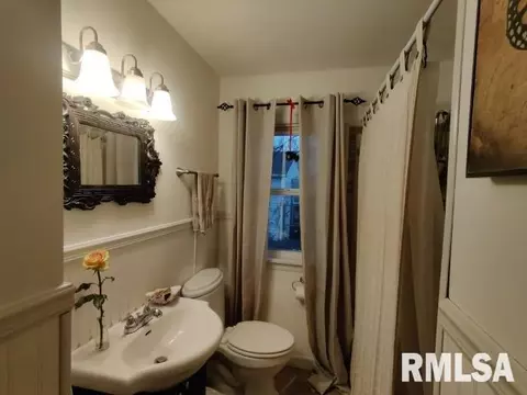 564 W Elliott Ave, Springfield, IL 62702 photo 8
