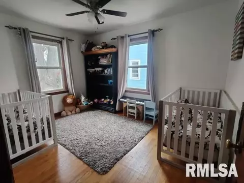 564 W Elliott Ave, Springfield, IL 62702 photo 7