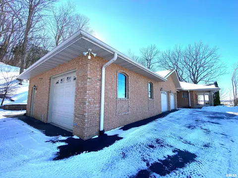 Exterior - 1480 State Route 100 Hwy, Bluffs, IL 62621 photo 5 of 16