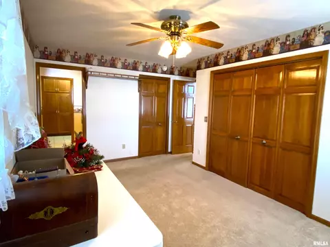 Bedroom - 1480 State Route 100 Hwy, Bluffs, IL 62621 photo 4 of 6