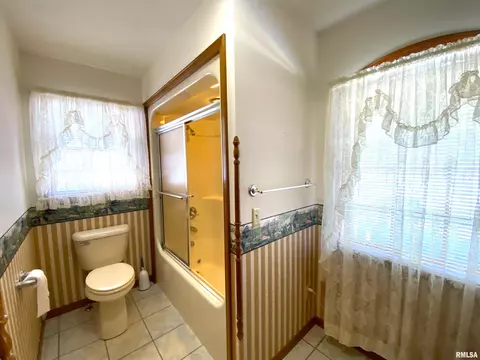 Bath - 1480 State Route 100 Hwy, Bluffs, IL 62621 photo 2 of 4