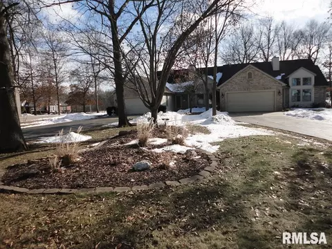 2304 Northshire Rd, Taylorville, IL 62568