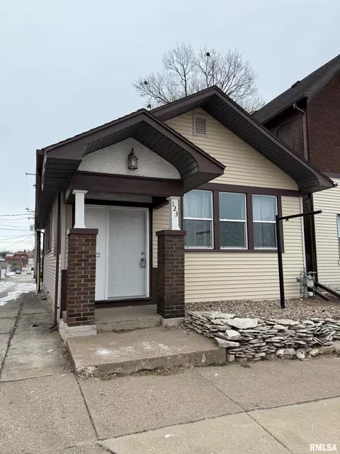 123 S 8th St, Quincy, IL 62301