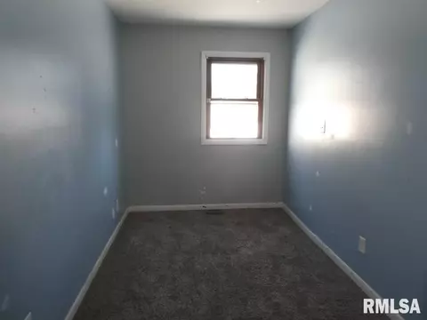 Bedroom - 1054 Patton Ave, Springfield, IL 62702 photo 3 of 3