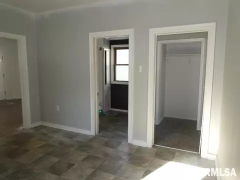 Entry Way - 1054 Patton Ave, Springfield, IL 62702 photo 1 of 1
