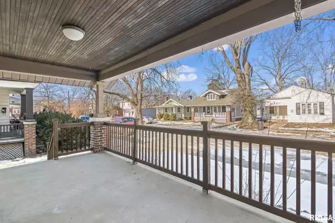 Exterior - 212 E Spruce St, Springfield, IL 62704 photo 3 of 6