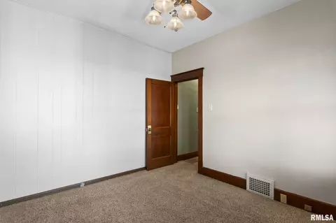 Bedroom - 212 E Spruce St, Springfield, IL 62704 photo 5 of 5