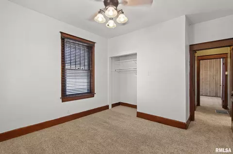 Bedroom - 212 E Spruce St, Springfield, IL 62704 photo 3 of 5