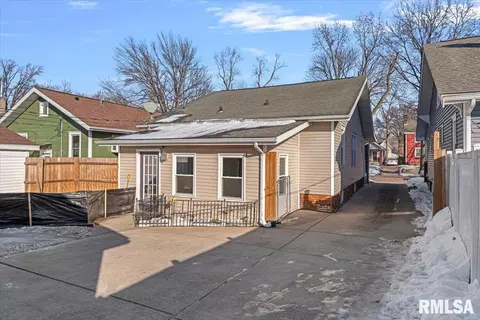 Exterior - 1817 S State St, Springfield, IL 62704 photo 6 of 7