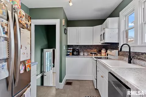 Kitchen - 1817 S State St, Springfield, IL 62704 photo 1 of 2