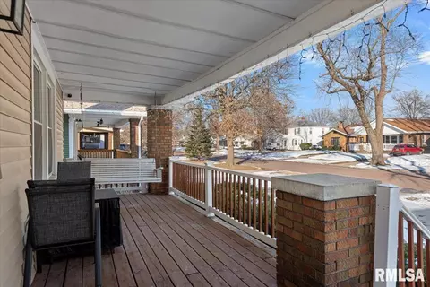 Exterior - 1817 S State St, Springfield, IL 62704 photo 3 of 7