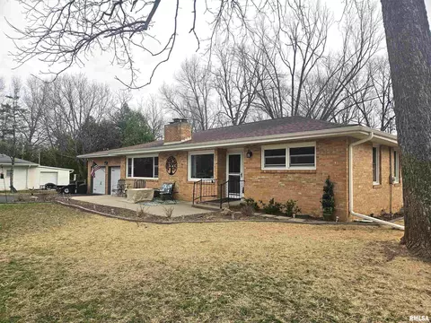 1139 Windcrest Acres Rd, Galesburg, IL 61401