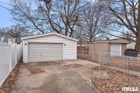 2415 S 6th St, Springfield, IL 62703 photo 28