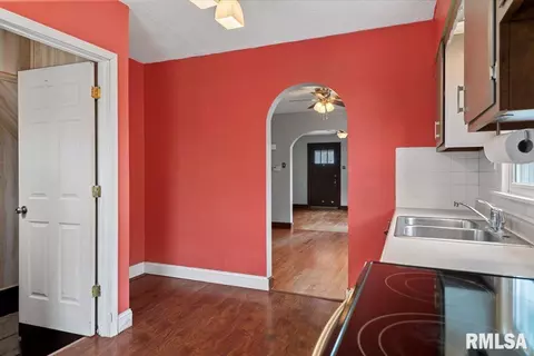 2415 S 6th St, Springfield, IL 62703 photo 12