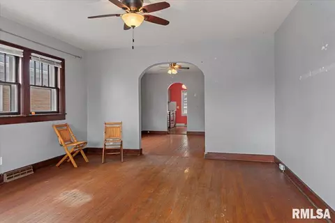 2415 S 6th St, Springfield, IL 62703 photo 4