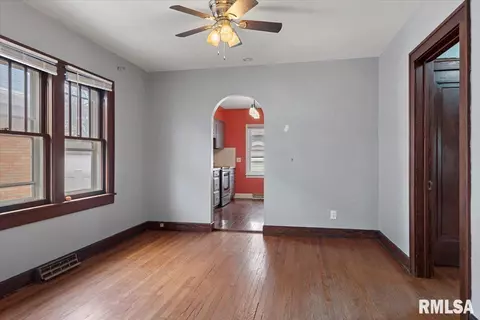 2415 S 6th St, Springfield, IL 62703 photo 6