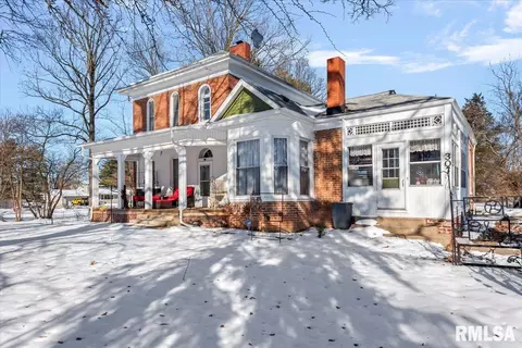 307 E Hargrave St, Athens, IL 62613