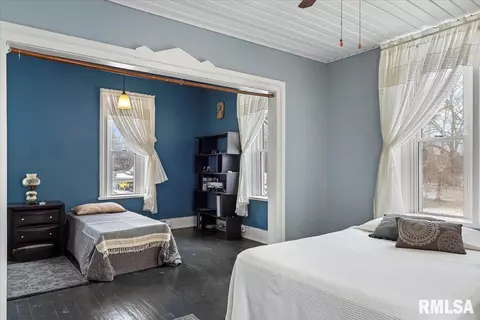 Bedroom - 307 E Hargrave St, Athens, IL 62613 photo 4 of 9